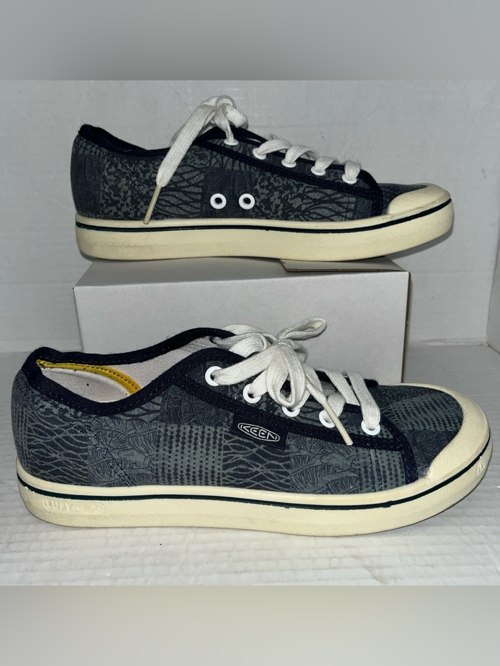 KEEN Womens US 8 Sneakers Blue Camo Lace Up shoes Elsa Lite